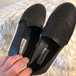 Black Steve Madden slip on flats